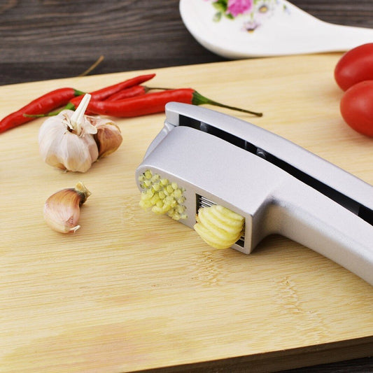 Garlic Press Mincer and Slicer 2 in 1 Kitchen Gadget Aluminium Crusher Mincer Grinder Chopper Slicer for Garlic Kitchen Tool